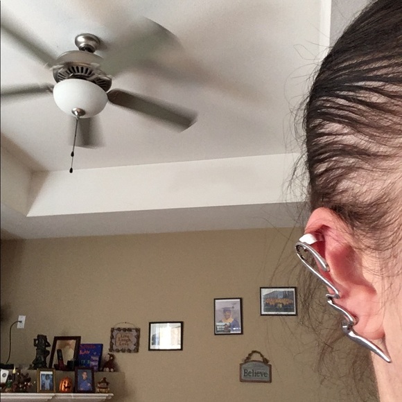 Silver Tone Snake Design Ear Cuff Earring Biker - Picture 2 of 2